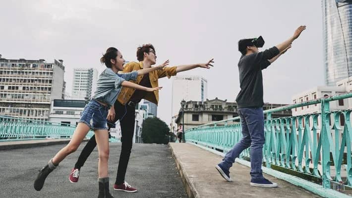 The Negative Effects of Augmented Reality
